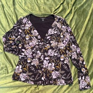 RW&CO. Purple and Yellow Floral V-Neck Blouse size Large
